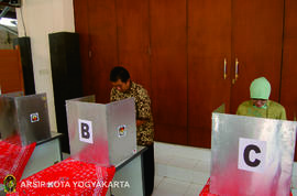 Wakil Walikota Yogyakarta Periode 2006-2011, Drs. H. Haryadi Suyuti dan Istri, Tri Kirana Muslida...